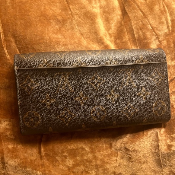 Authentic Louis Vuitton Portefeuille Sarah Wallet - Picture 3 of 17